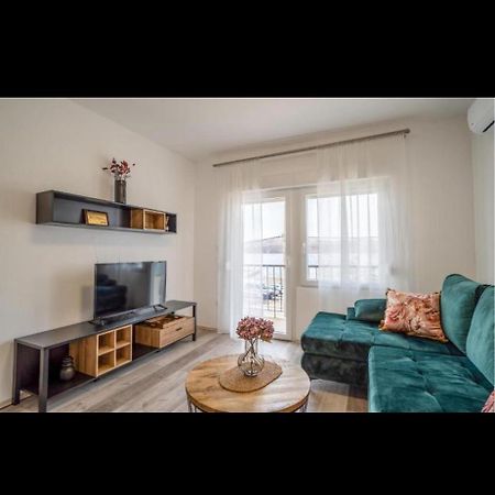 Apartman Jan Karlobag Exterior foto